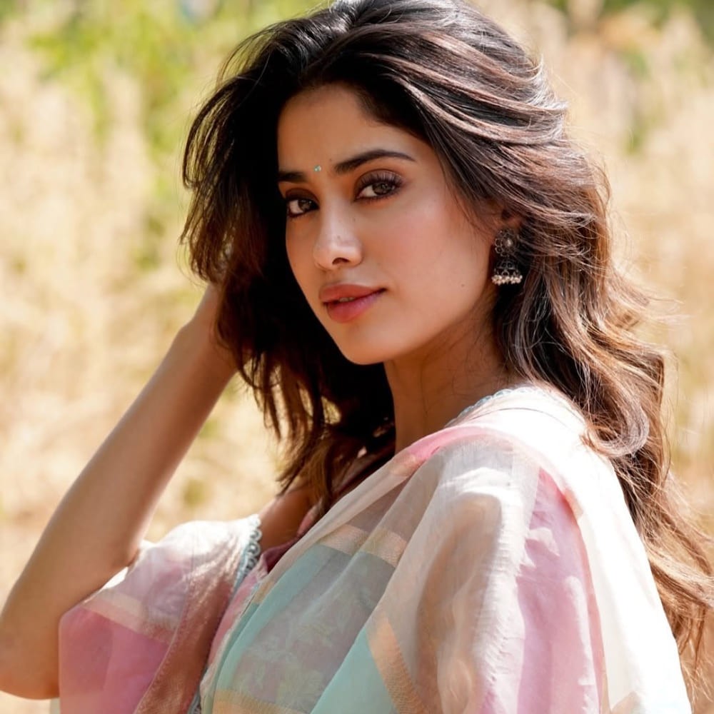 How to get rosy makeup look for the wedding? Janhvi Kapoor shares a glimpse that will m...