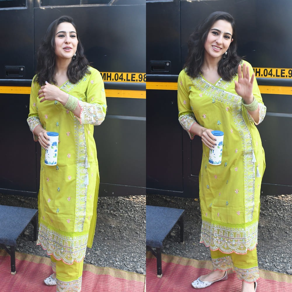 Sara Ali Khan’s on-duty ethnic look sets no less than a Nawabi princess vibe, and we ar...