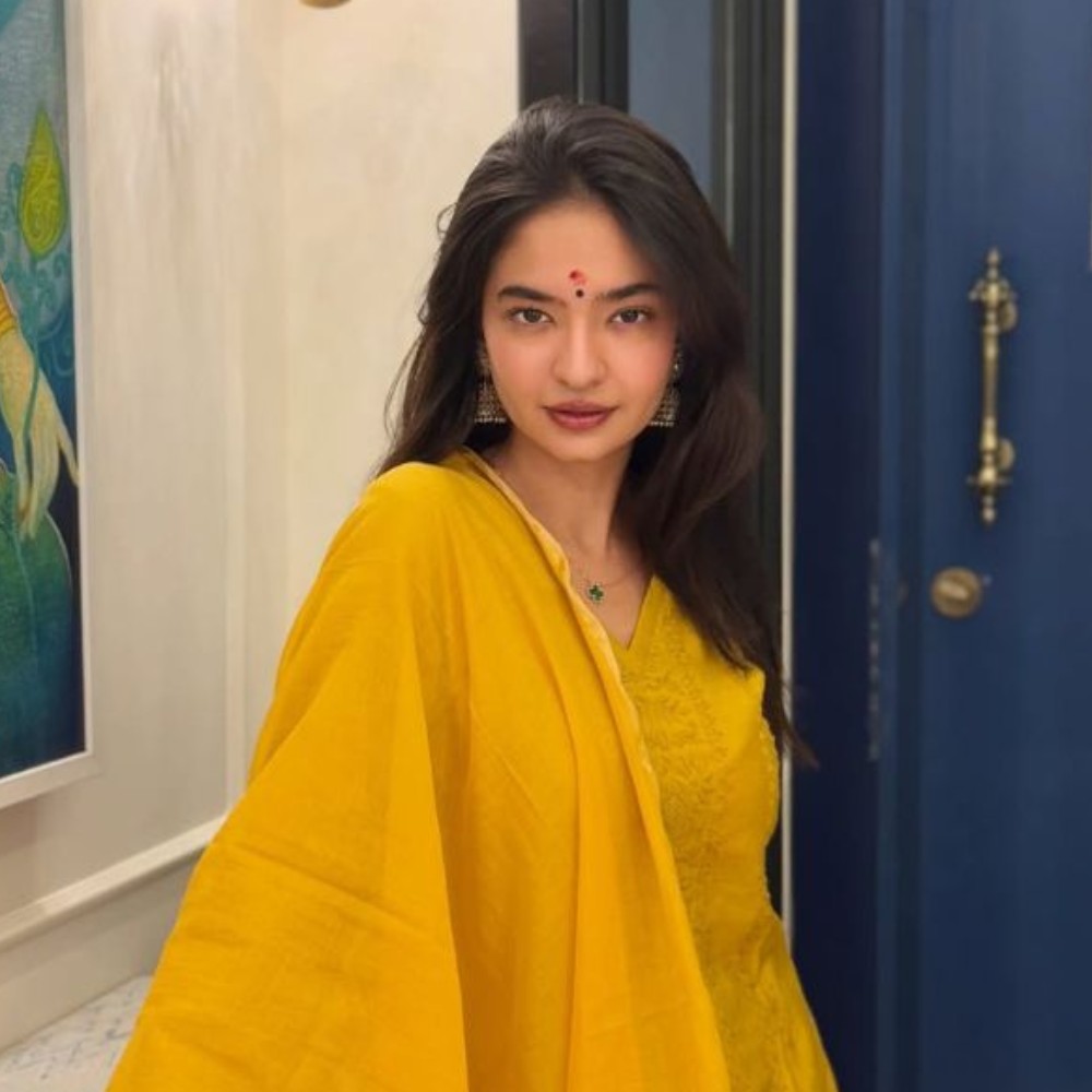Baal Veer actor Anushka Sen marks fresh beginnings as she moves into her new abode with... Baal Veer actor Anushka Sen marks fresh beginnings as she moves into her new abode with...