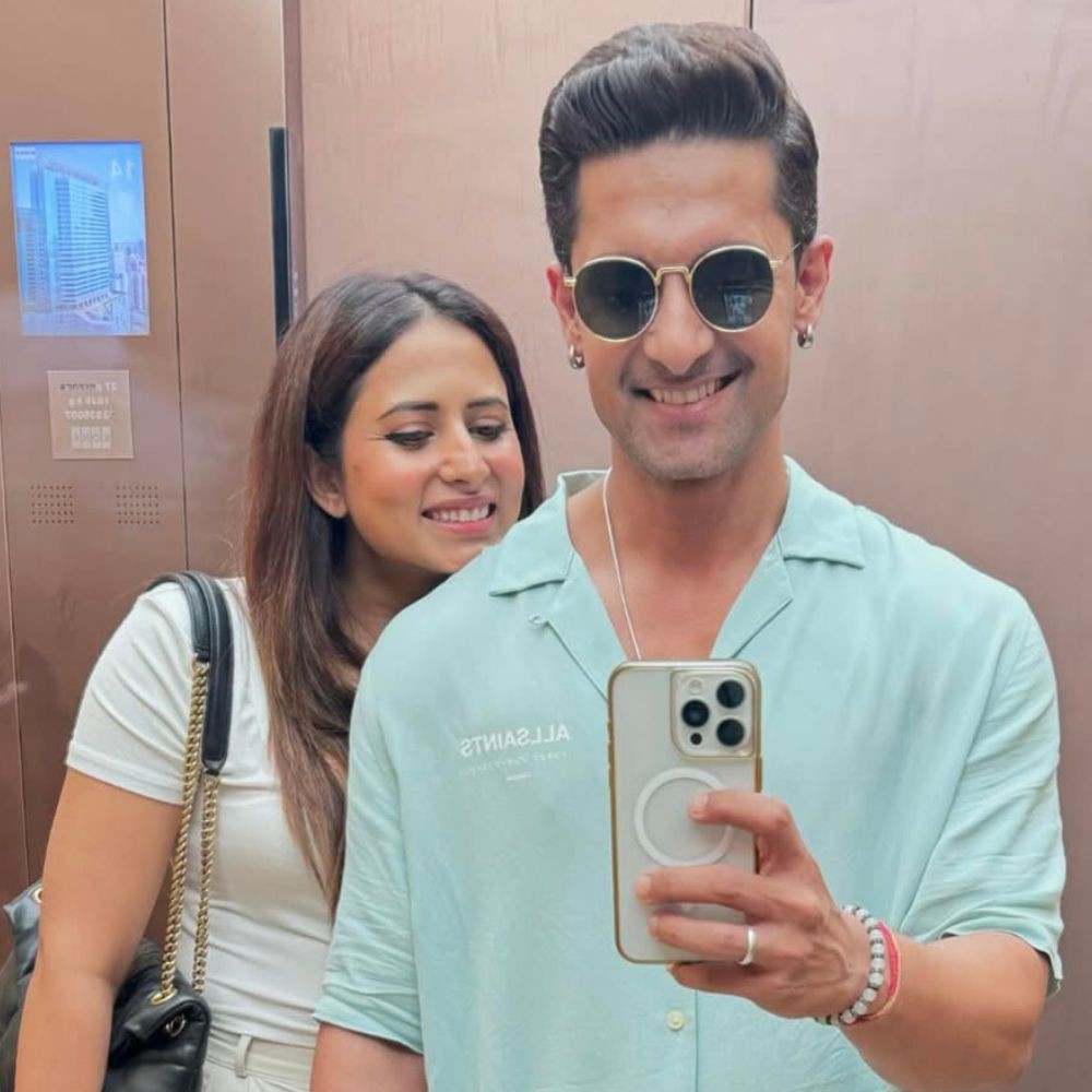 Bigg Boss 18: Which contestant are Ravi Dubey and Sargun Mehta supporting in Salman Kha... Bigg Boss 18: Which contestant are Ravi Dubey and Sargun Mehta supporting in Salman Kha...