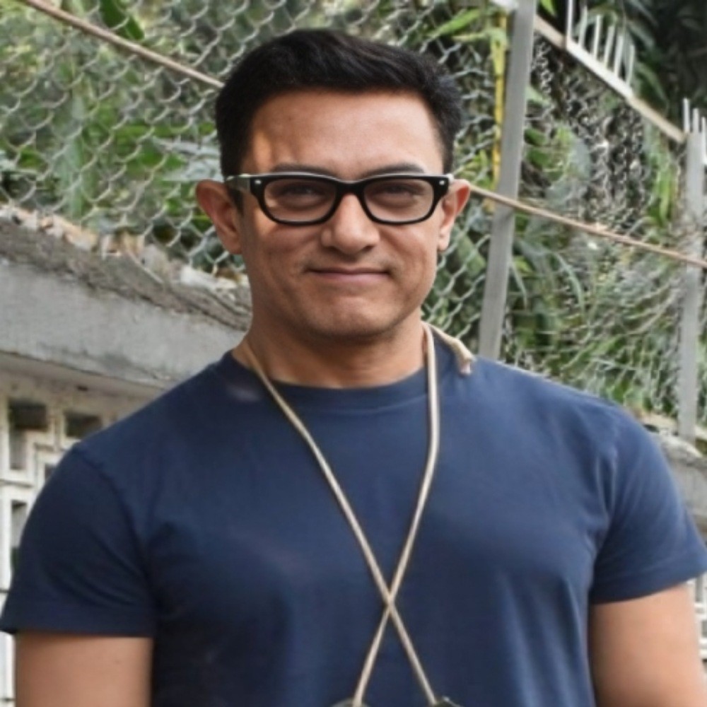 Aamir Khan disagrees with Shah Rukh Khan's views on why Indian films don't make it to O... Aamir Khan disagrees with Shah Rukh Khan's views on why Indian films don't make it to O...