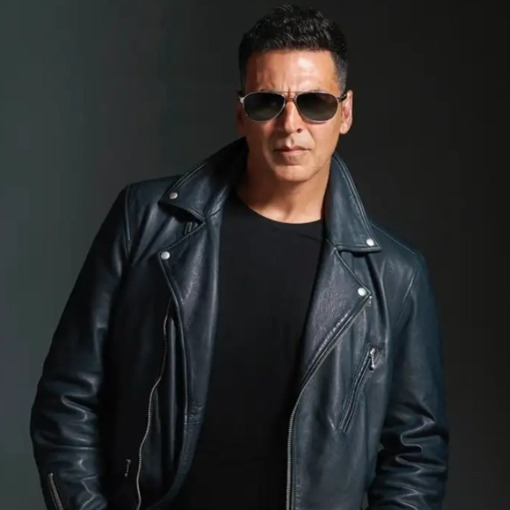Sky Force: Akshay Kumar, Nimrat Kaur and Veer Pahariya to shoot grand promotional song?... Sky Force: Akshay Kumar, Nimrat Kaur and Veer Pahariya to shoot grand promotional song?...