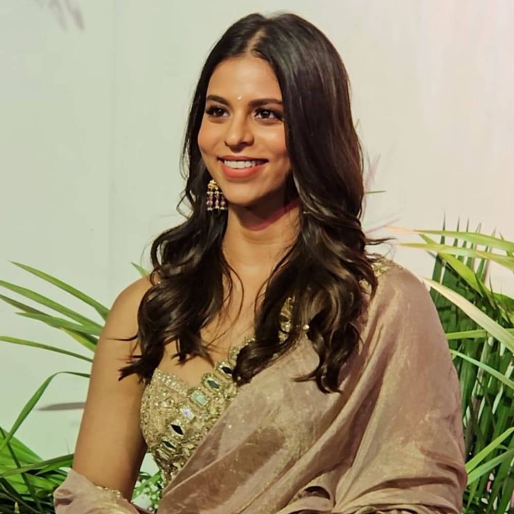Suhana Khan in old rose tissue half & half saree worth Rs 2 lakh proves it’s always goi... Suhana Khan in old rose tissue half & half saree worth Rs 2 lakh proves it’s always goi...