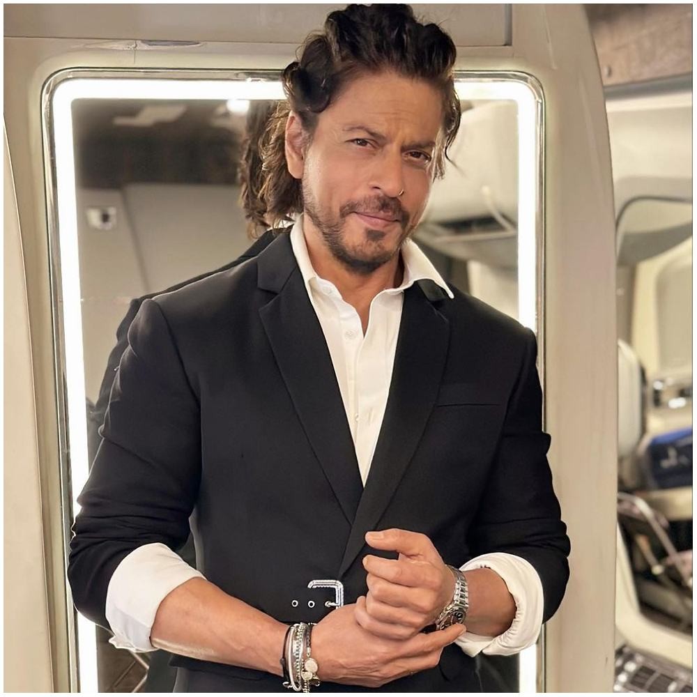 Shah Rukh Khan reacts after Diljit Dosanjh chants Kolkata Knight Riders’ 'korbo, lorbo,... Shah Rukh Khan reacts after Diljit Dosanjh chants Kolkata Knight Riders’ 'korbo, lorbo,...