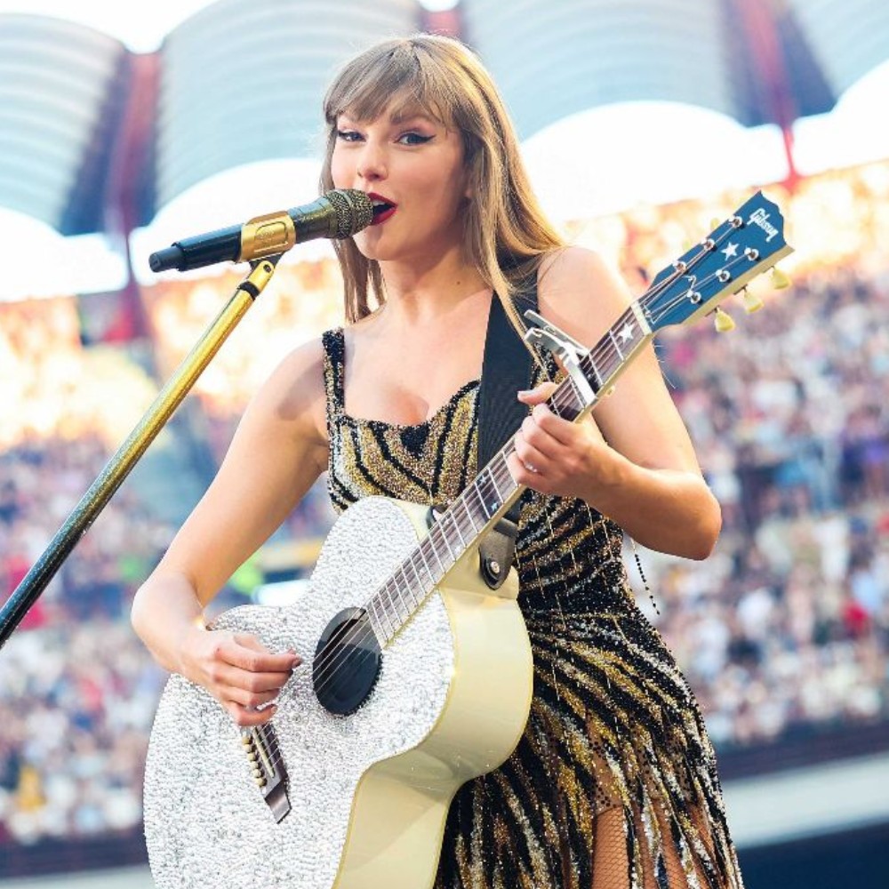 Taylor Swift Bids Farewell to Eras Tour Using 9 Heartfelt Words From One Of Her Fan-Fav... Taylor Swift Bids Farewell to Eras Tour Using 9 Heartfelt Words From One Of Her Fan-Fav...