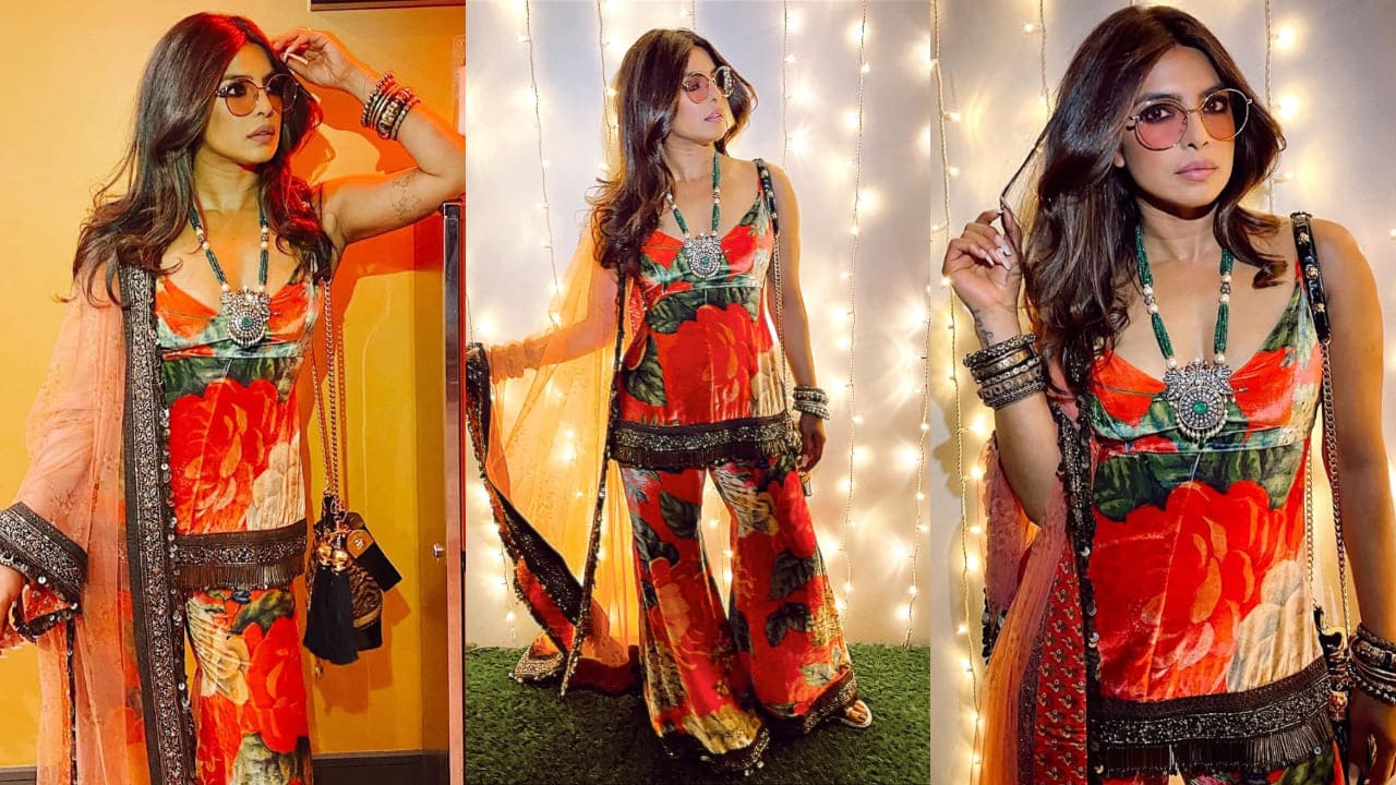Priyanka Chopra and Deepika Padukone were spotted wearing similar sharara sets from Sabyasachi. 
