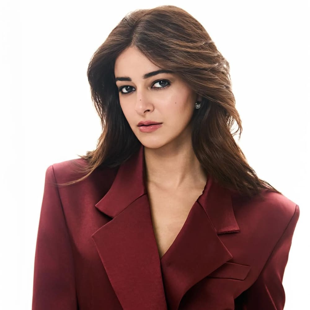 Ananya Panday is the real-life Bae stealing the show with her maroon pantsuit, perfect ...