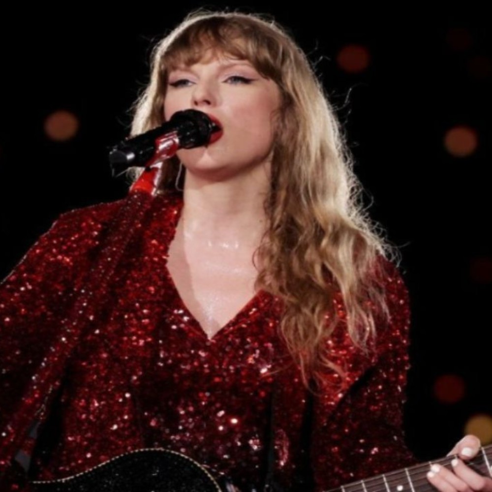 Taylor Swift Returns To The Top Of Billboard 200 With 'TTPD' After Anthology's Physical... Taylor Swift Returns To The Top Of Billboard 200 With 'TTPD' After Anthology's Physical...