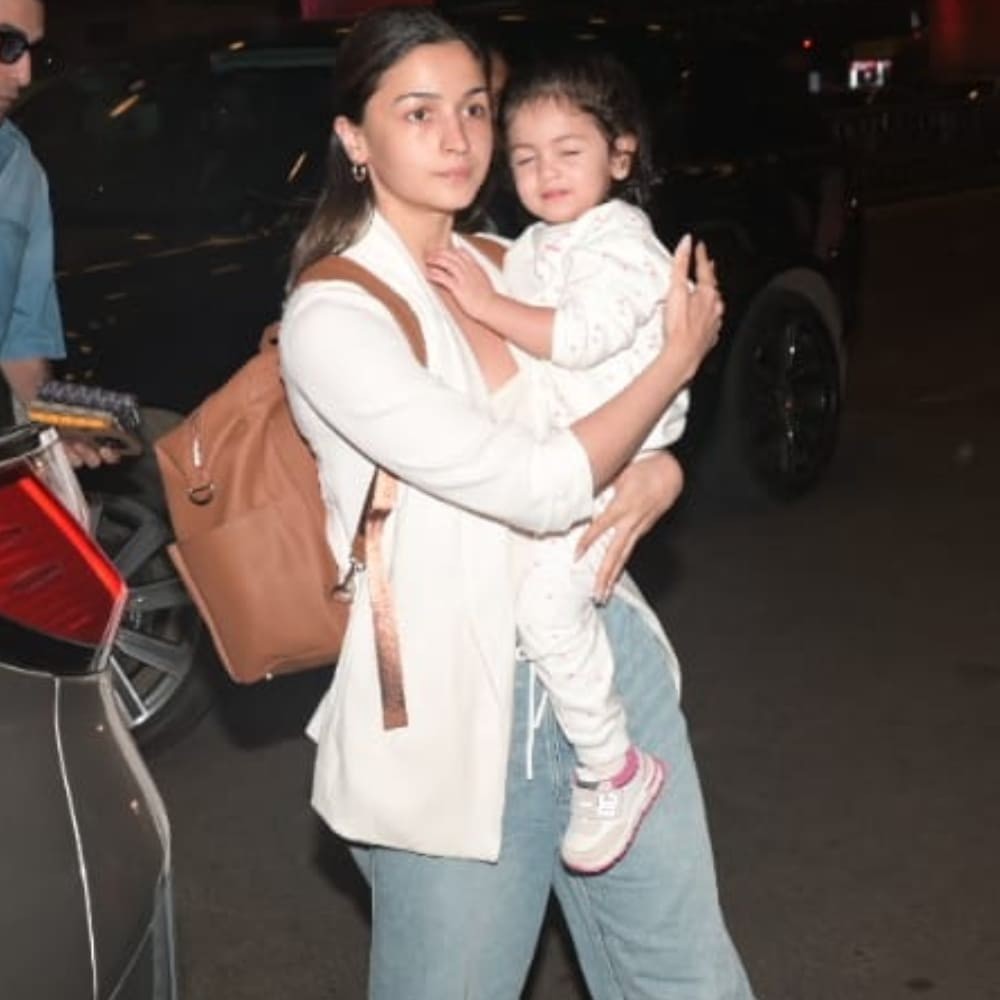  Alia Bhatt turns into most stylish mom as she wears white blazer and wide-leg denim pa...
