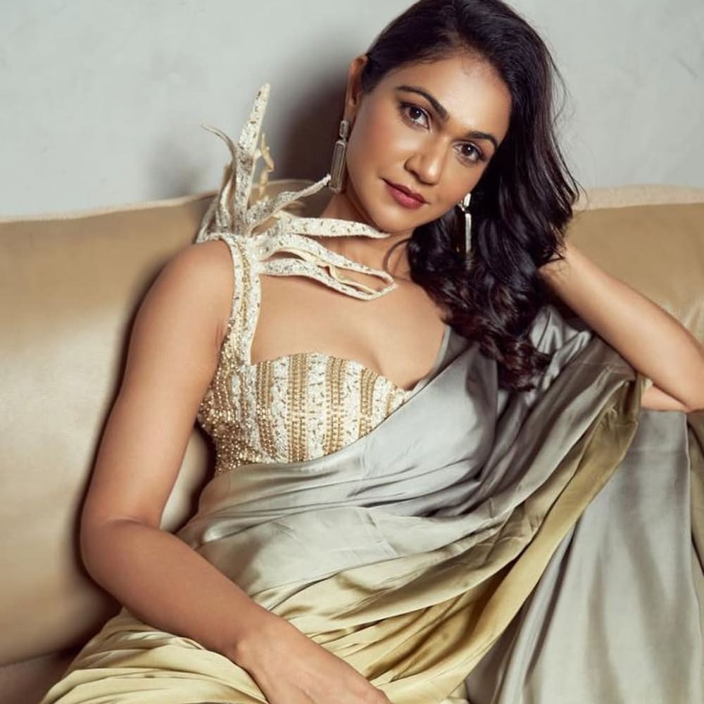 Take a look at Allu Arjun’s wife Sneha Reddy’s bold and timeless saree collection, perf... Take a look at Allu Arjun’s wife Sneha Reddy’s bold and timeless saree collection, perf...