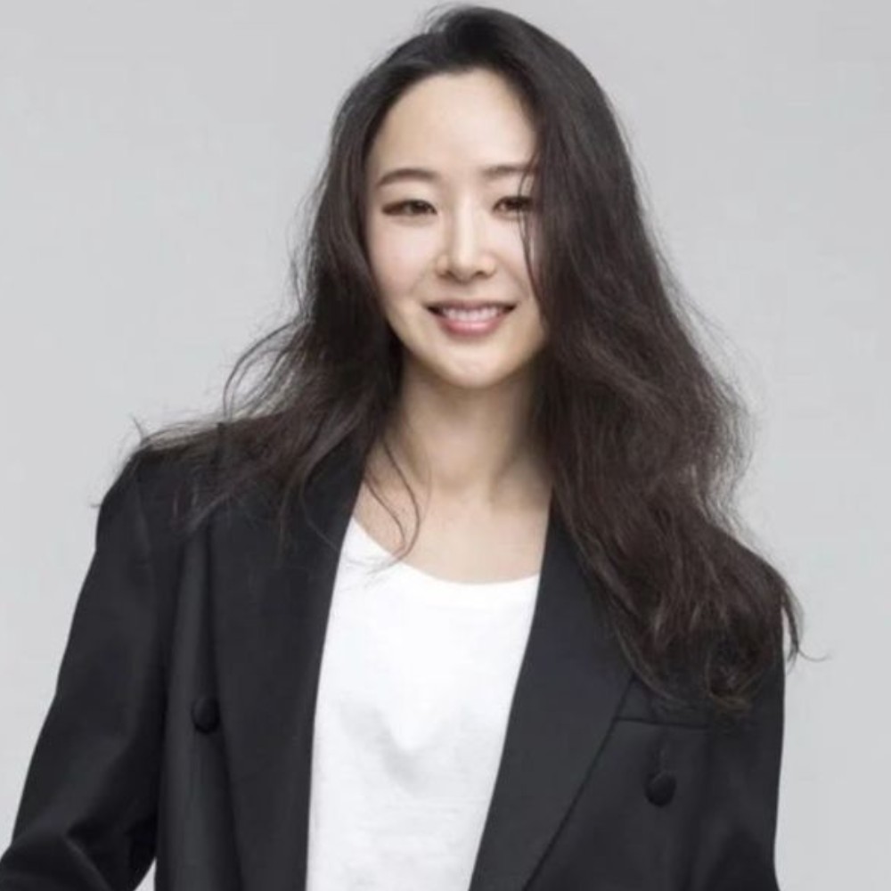 K-media accuses Min Hee Jin of ‘instructing’ NewJeans to hold livestream, using ‘love s... K-media accuses Min Hee Jin of ‘instructing’ NewJeans to hold livestream, using ‘love s...