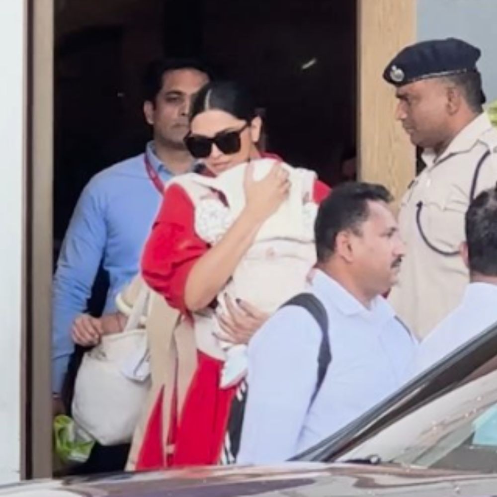 Bollywood Newswrap, December 9: Deepika Padukone returns to Mumbai with daughter Dua, S... Bollywood Newswrap, December 9: Deepika Padukone returns to Mumbai with daughter Dua, S...