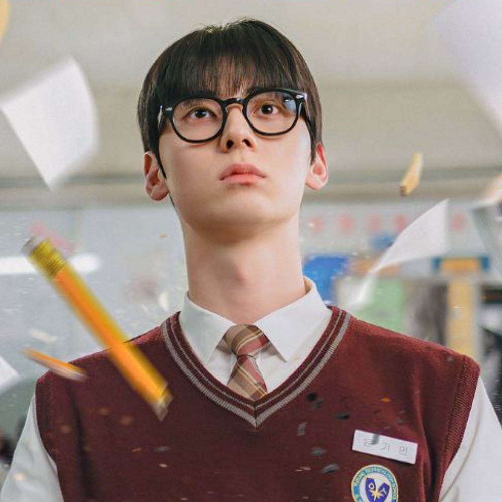 Study Group first poster OUT: Hwang Minhyun plays both ambitious student and fierce fig... Study Group first poster OUT: Hwang Minhyun plays both ambitious student and fierce fig...