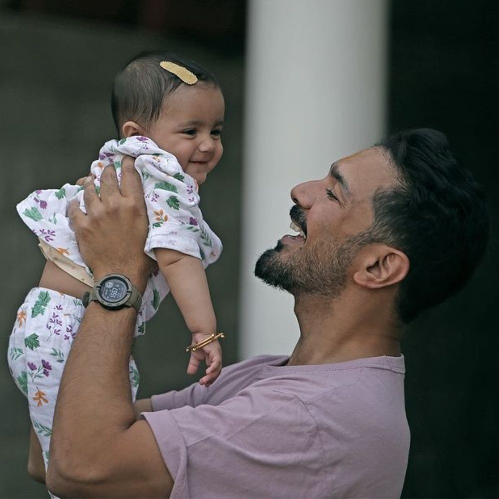 Abhinav Shukla and Rubina Dilaik’s twin daughters Edhaa and Jeeva enjoy their first sno... Abhinav Shukla and Rubina Dilaik’s twin daughters Edhaa and Jeeva enjoy their first sno...