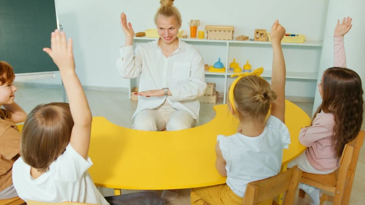 100+ Birthday Messages for Teachers Delineating Appreciation