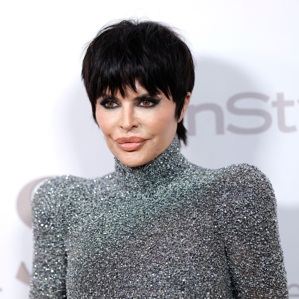 Lisa Rinna’s Plastic Surgery: Here’s Everything About Lip Fillers, Tummy Tuck, And More