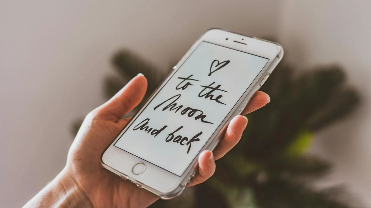 Long-Distance Texts to Make Her Want You More