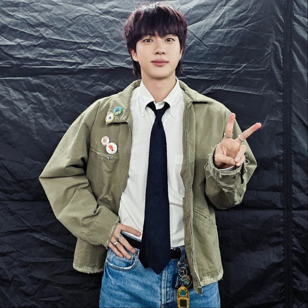 BTS' Jin's brother tries to protect his father's face; asks to delete ‘secretly filmed’...