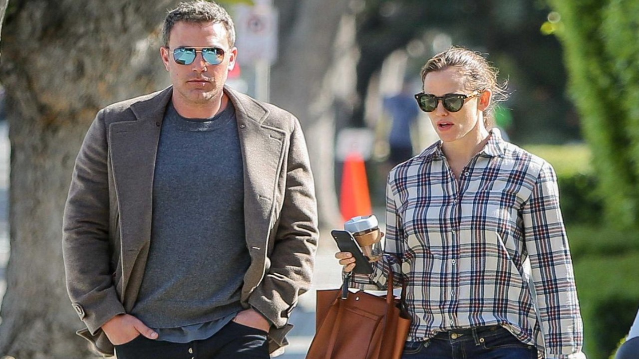 Is Ben Affleck in a Love Triangle With Jennifer Garner and Jennifer Lopez? Source Revea...