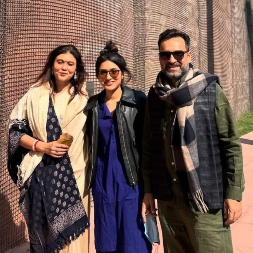 Pankaj Tripathi is ‘proud father’ as daughter Aashi Tripathi makes music video debut with Rang Daaro; ‘This is her first step…’  Pankaj Tripathi is ‘proud father’ as daughter Aashi Tripathi makes music video debut with Rang Daaro; ‘This is her first step…’