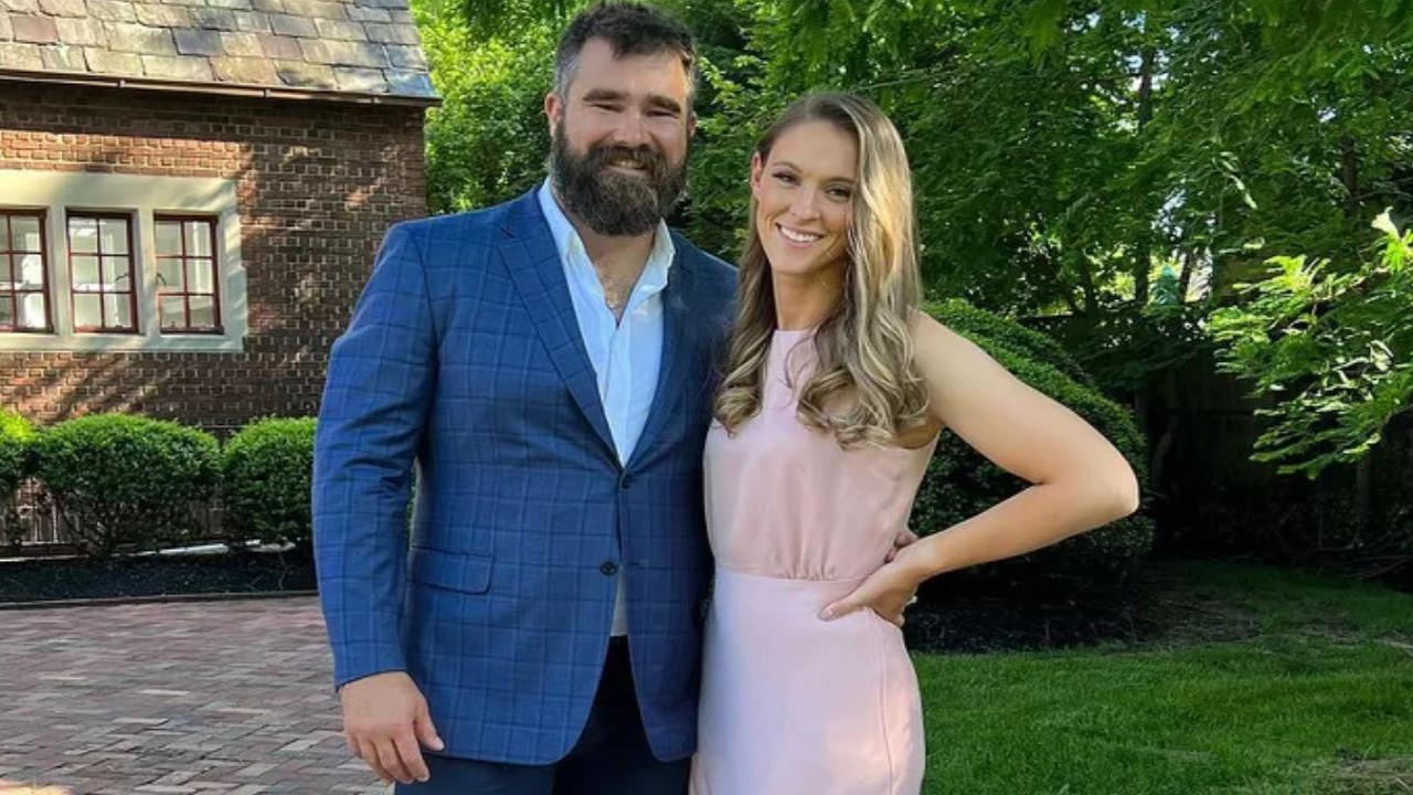 Jason and Kylie Kelce [Image via Instagram]