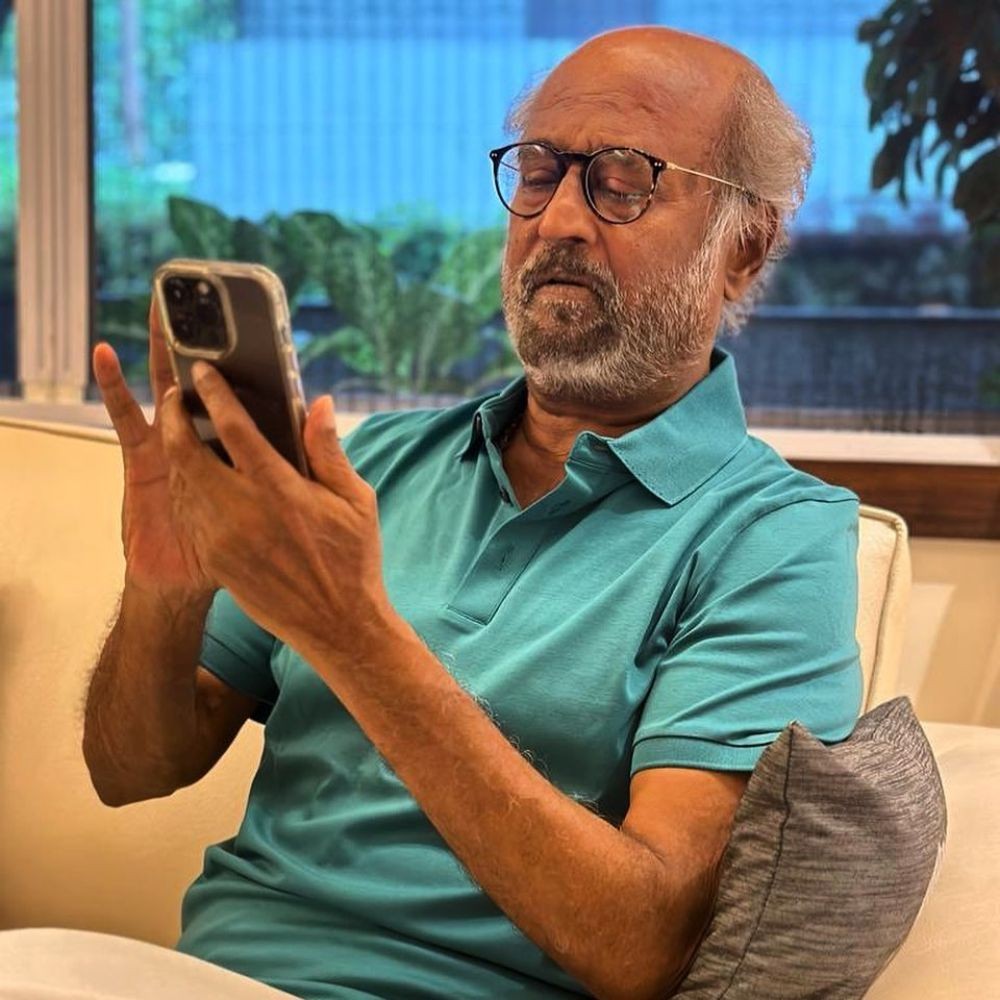 Watch: Rajinikanth ditches his Rs 8 crore private jet as he travels in economy flight