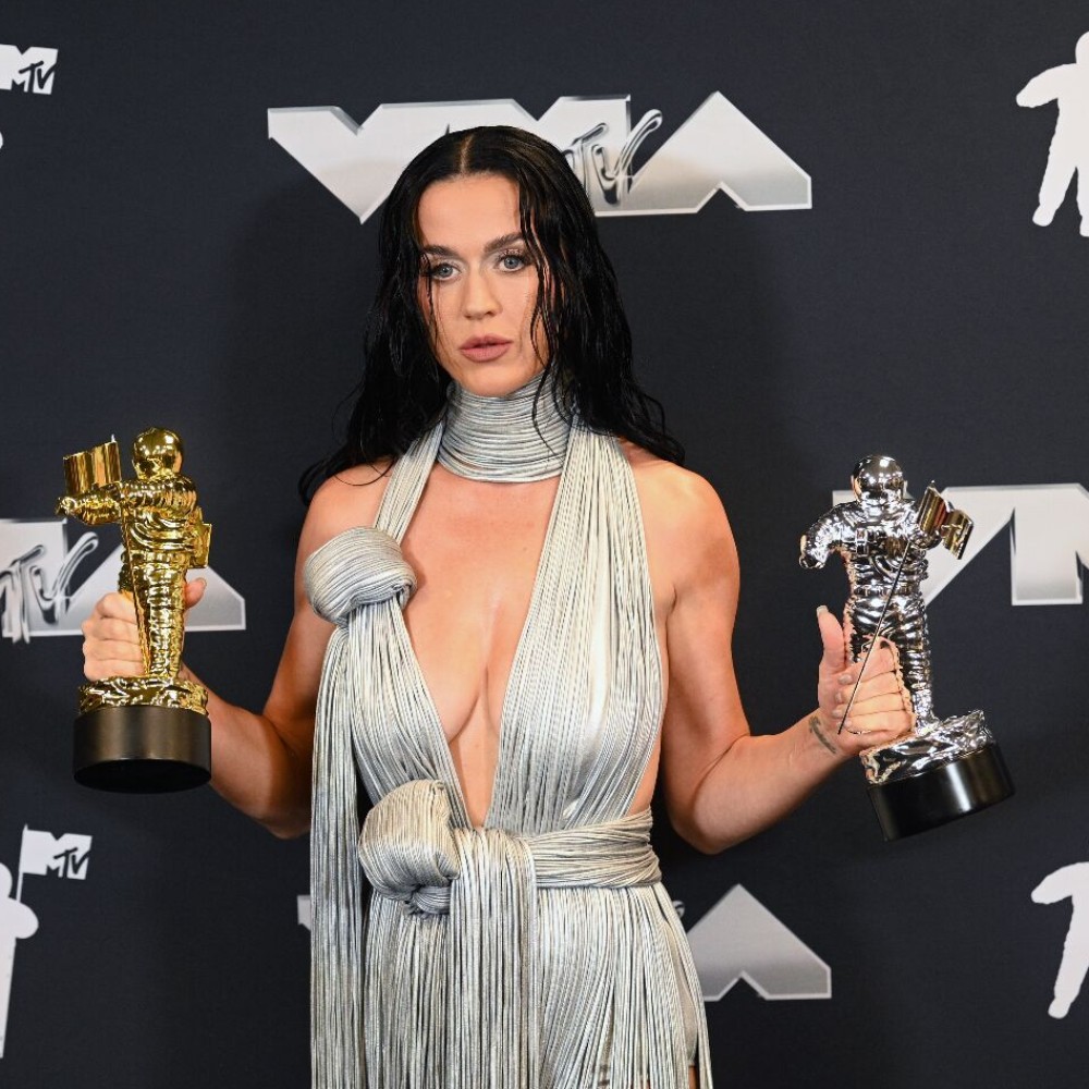 Katy Perry Jets Off to Space After Successful Launch of Blue Origin Spacecraft; Know More About the Mission