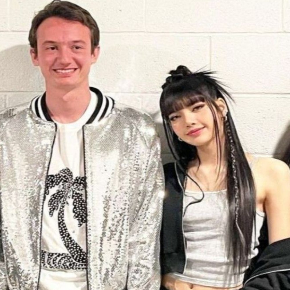 BLACKPINK’s Lisa’s fans spot rumored boyfriend on her phone lock screen at Coachella 2025: ‘Is that Frédéric Arnault?’