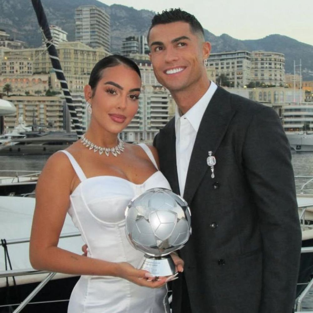 Are Cristiano Ronaldo and Georgina Rodriguez ENGAGED? Reality Show Star Flaunts MASSIVE Diamond on That Finger