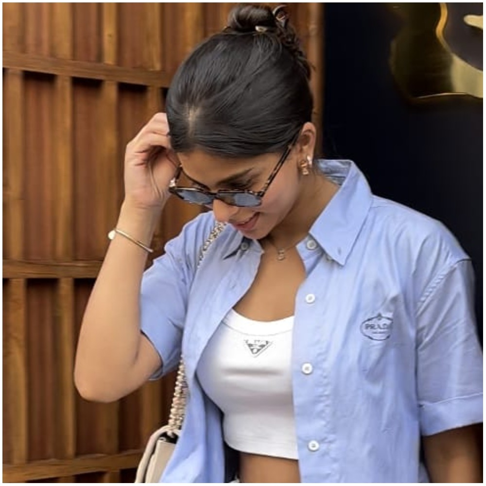 WATCH: BFFs Suhana Khan and Ananya Panday step out together in style; latter’s rumored beau Walker Blanco joins