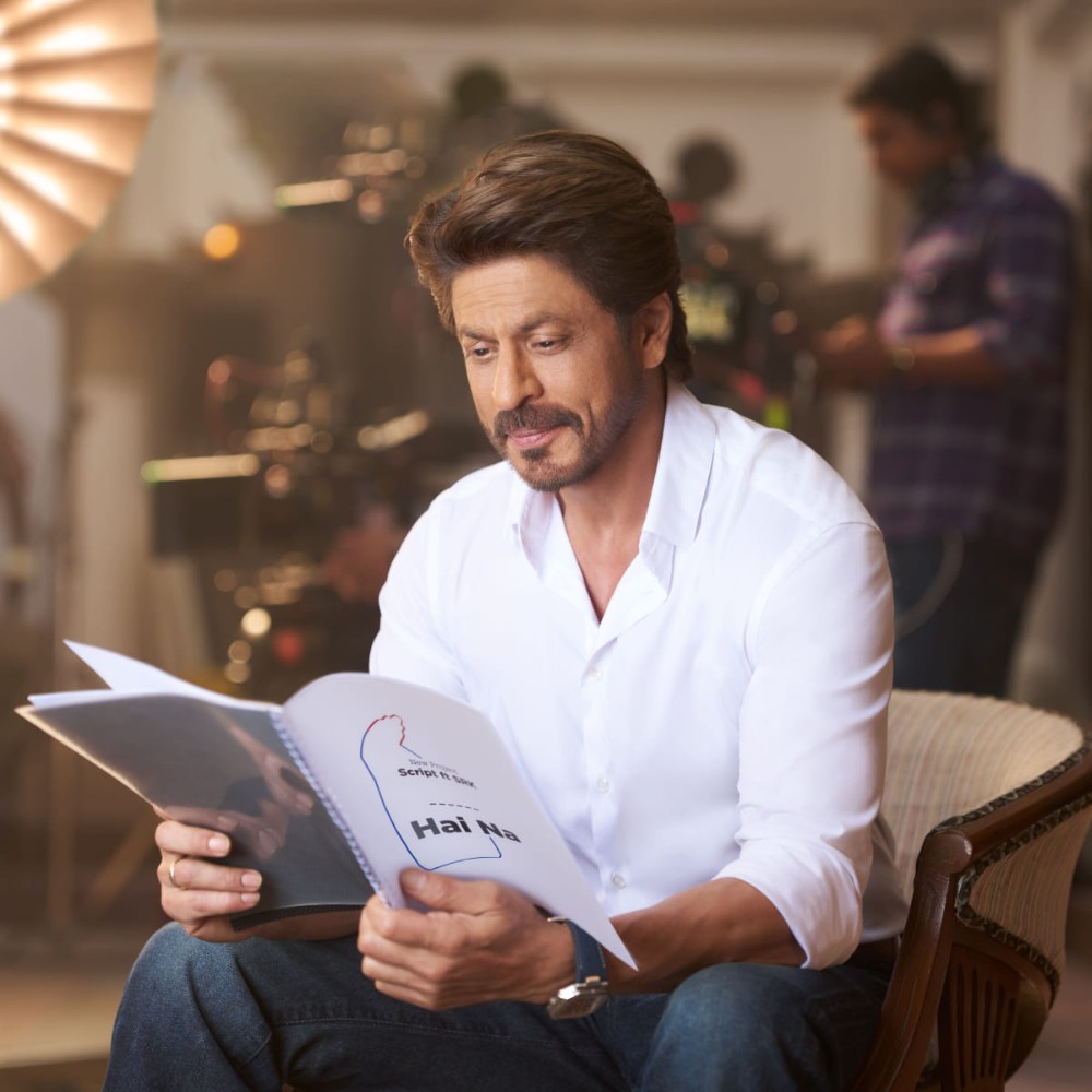 EXCLUSIVE! SRK’s Secret Project Filmed in a Toilet? Fans Go Wild Over Script Titled Hai Na