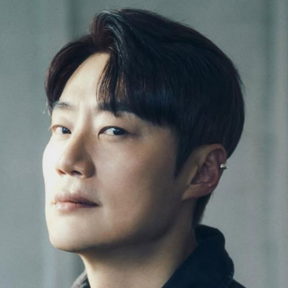 Karma Episode 1 Review: Lee Hee Joon’s desperate battle to escape his ill fate sets an intense and thrilling tone