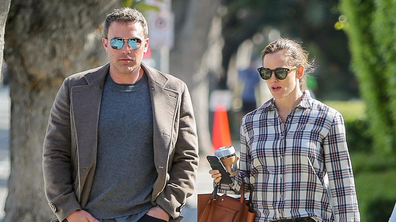 Ben Affleck and Jennifer Garner (via Getty Images)