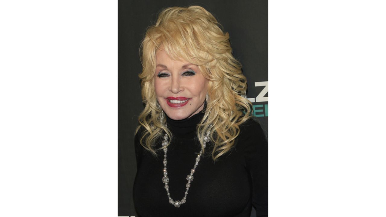 Dolly Parton’s Plastic Surgery 