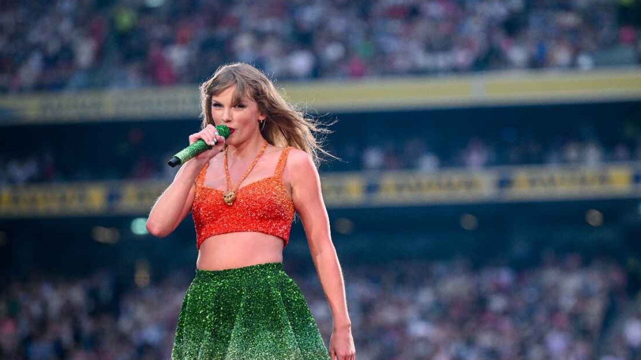 Stalking the Stars: Chilling Details Revealed in Letters Sent to Taylor Swift from Her ...
