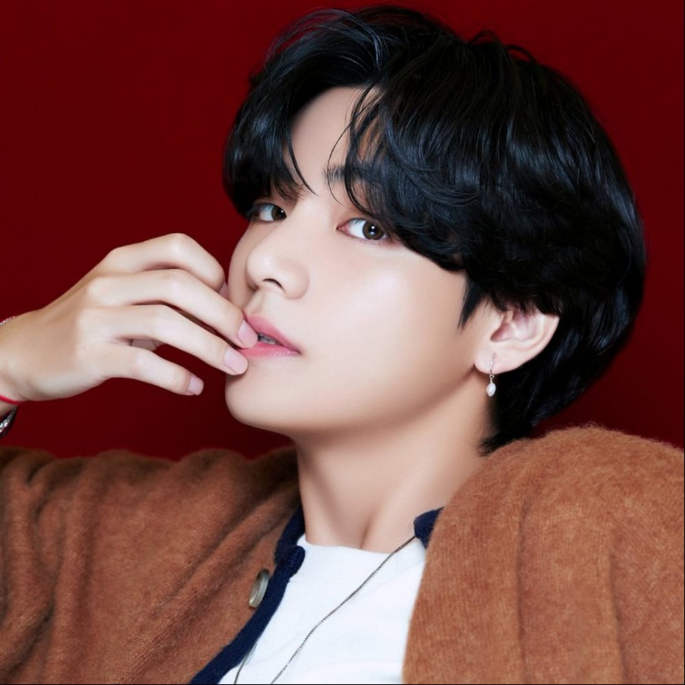 BTS’ V named Most Handsome Korean Actor of 2025 despite 9-year break since Hwarang; fans now have a request