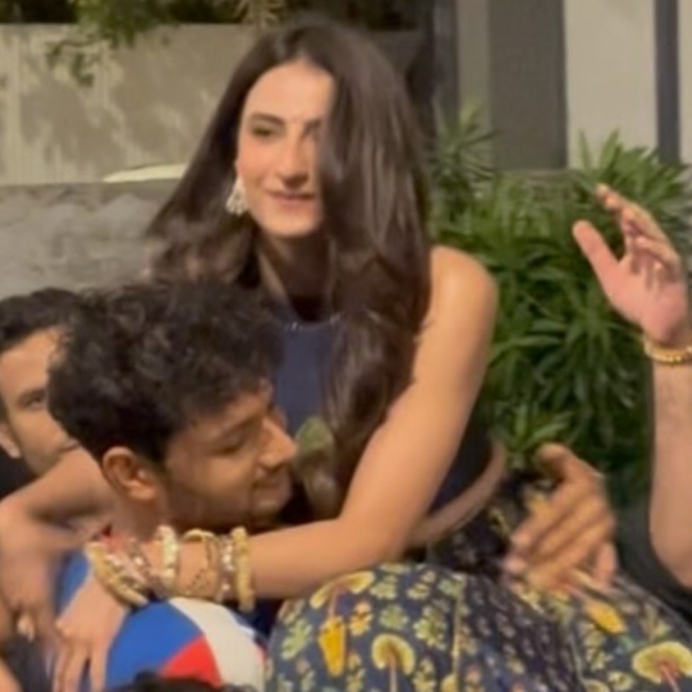 WATCH: The Bhootnii actress Palak Tiwari gets lifted out of jeep amid huge crowd at film’s song launch