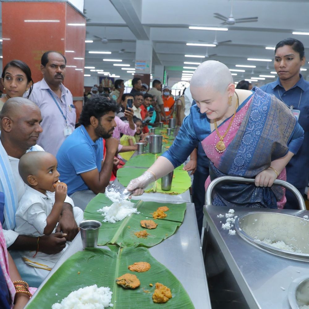 ‘Rs 17,00,000’– Pawan Kalyan’s wife Anna Lezhneva serves ‘annaprasadam’ to devotees at Tirupati in the name of son Mark Shankar