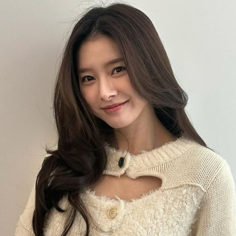 Boys Over Flowers' Kim So Eun reacts to rumors of dating soccer player, clarifies marriage speculations: 'Jung Dong Ho and I...'