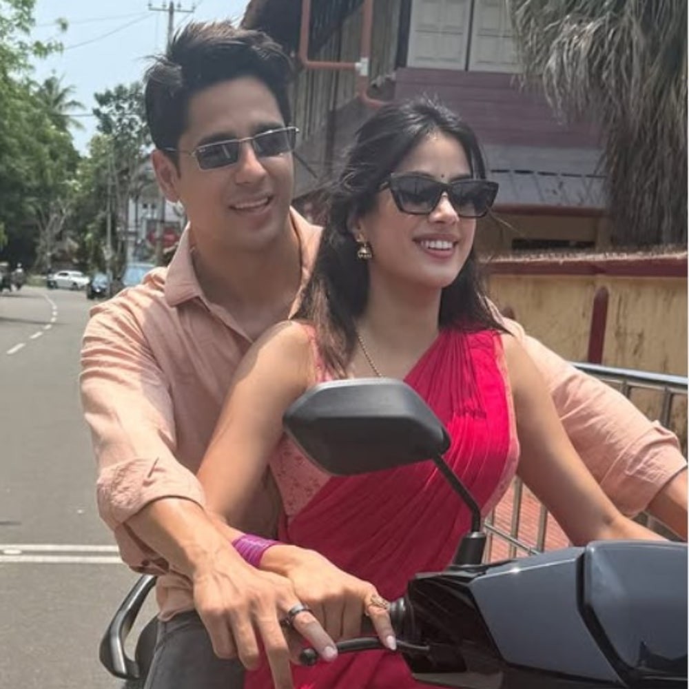 Param Sundari: Janhvi Kapoor taking Sidharth Malhotra ‘for a ride’ makes fans scream ‘yeh jodi dhamaal machayegii’