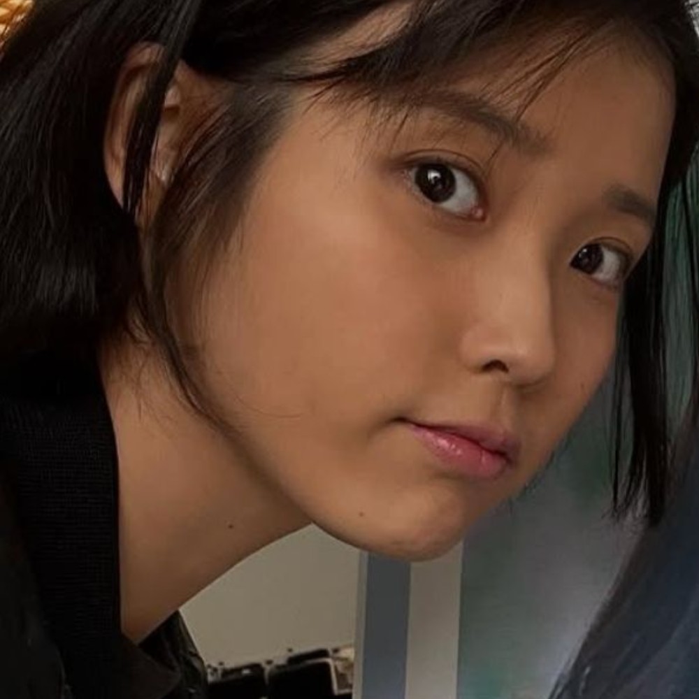 What changes did IU make to her makeup while playing Oh Ae Sun on When Life Gives You Tangerines? Fans have ideas