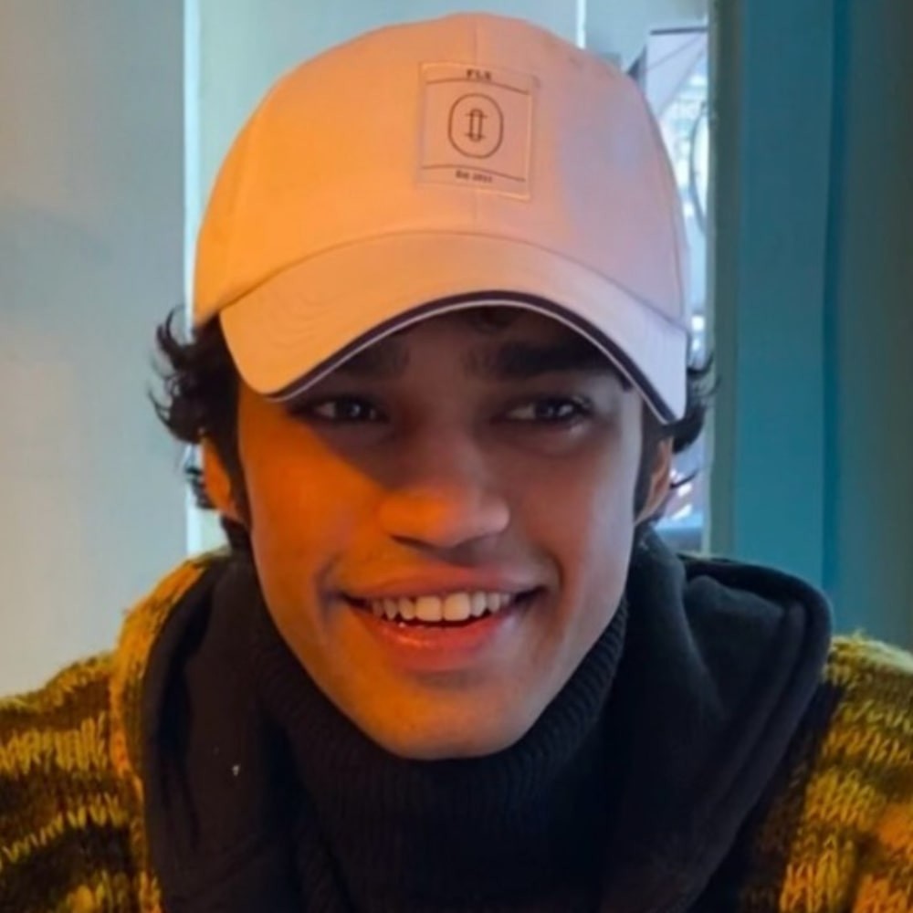Logout's Babil finds it 'too scary' to star in dad Irrfan Khan's biopic; 'My dada was someone...'