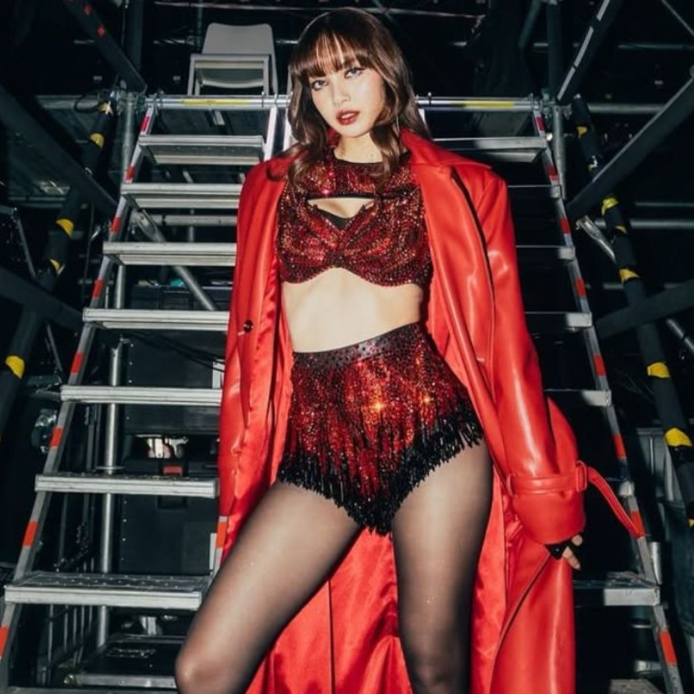 'What is Mook doing?': The White Lotus team has perfect reaction to BLACKPINK's Lisa's Coachella performance