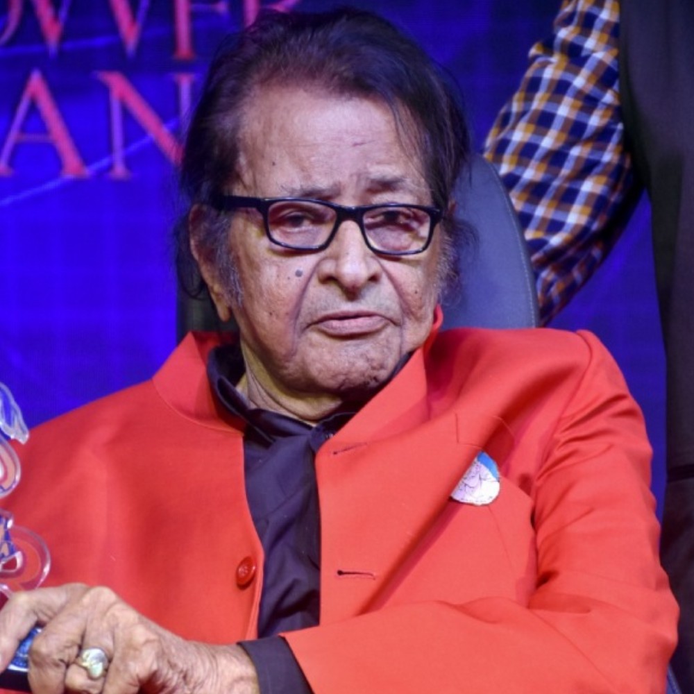 Manoj Kumar Passes Away: Veteran actor gets state funeral; Amitabh Bachchan, Abhishek Bachchan, Salim Khan, and more arrive to pay last respects