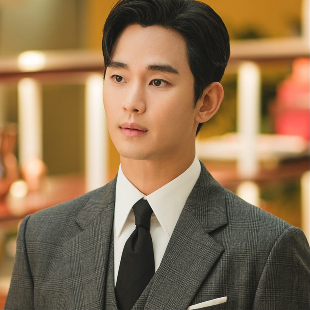 Kim Soo Hyun sues Garosero for stalking and cyber wrecking; wants to stop attacks over Kim Sae Ron dating row