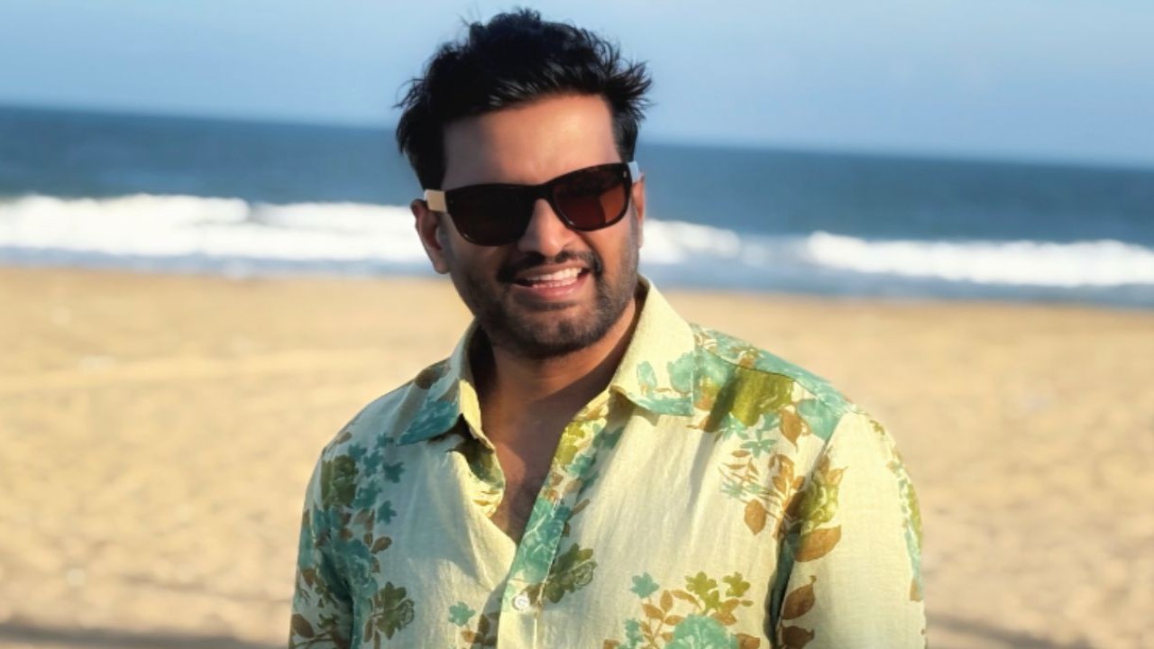 Tamil actor Santhanam faces Rs 100 crore defamation case for using devotional song in DD Next Level (PC: Santhanam on IG) Tamil actor Santhanam faces Rs 100 crore defamation case for using devotional song in DD Next Level
