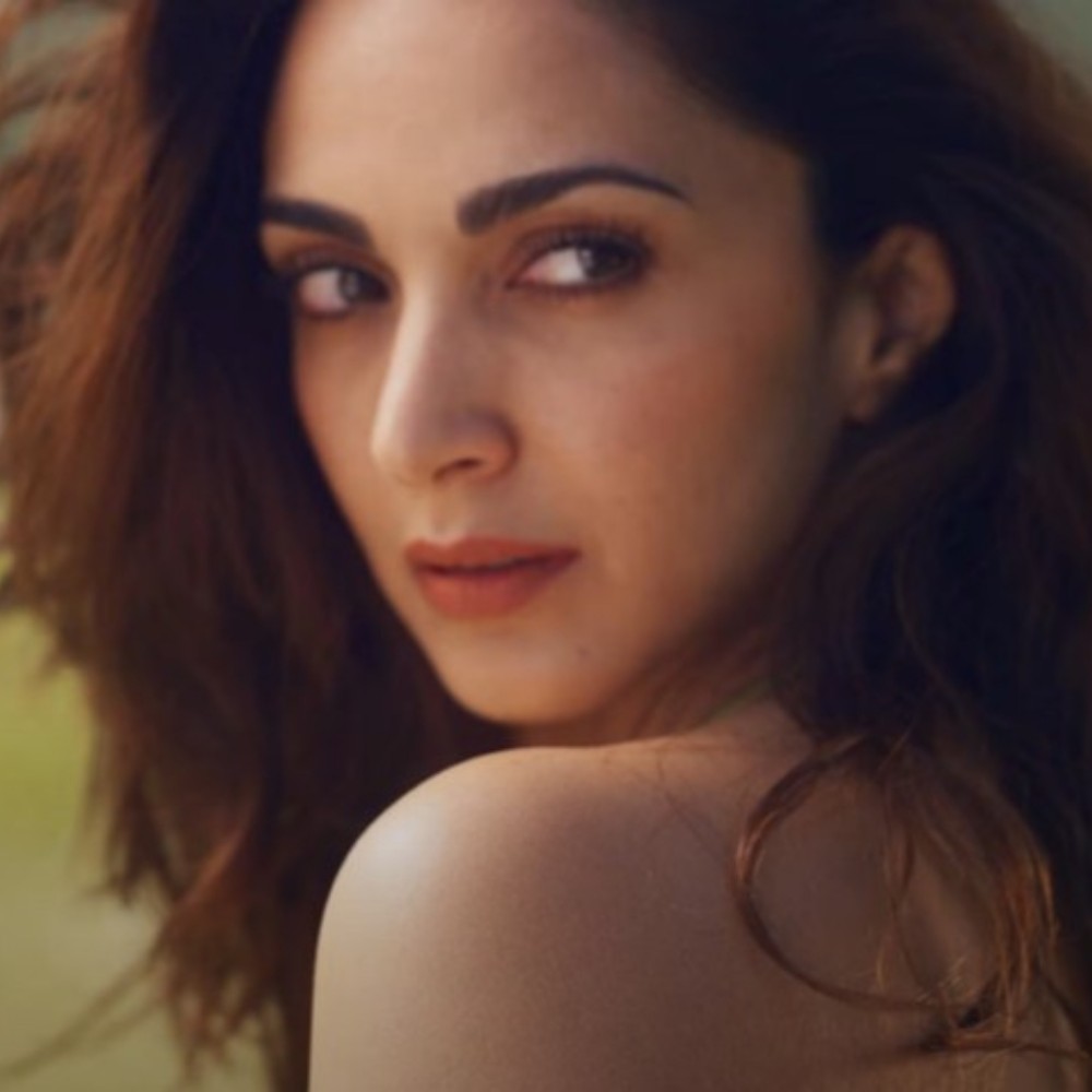 War 2: Kiara Advani's stylist Anaita Shroff Adajania can't keep calm the way actress has flaunted her 'incredible body' in teaser