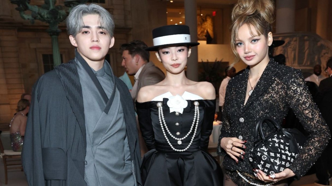 SEVENTEEN S Coups (L), BLACKPINK Jennie (M) and Lisa ( R): Credits Billboard SEVENTEEN S Coups (L), BLACKPINK Jennie (M) and Lisa ( R): Credits Billboard