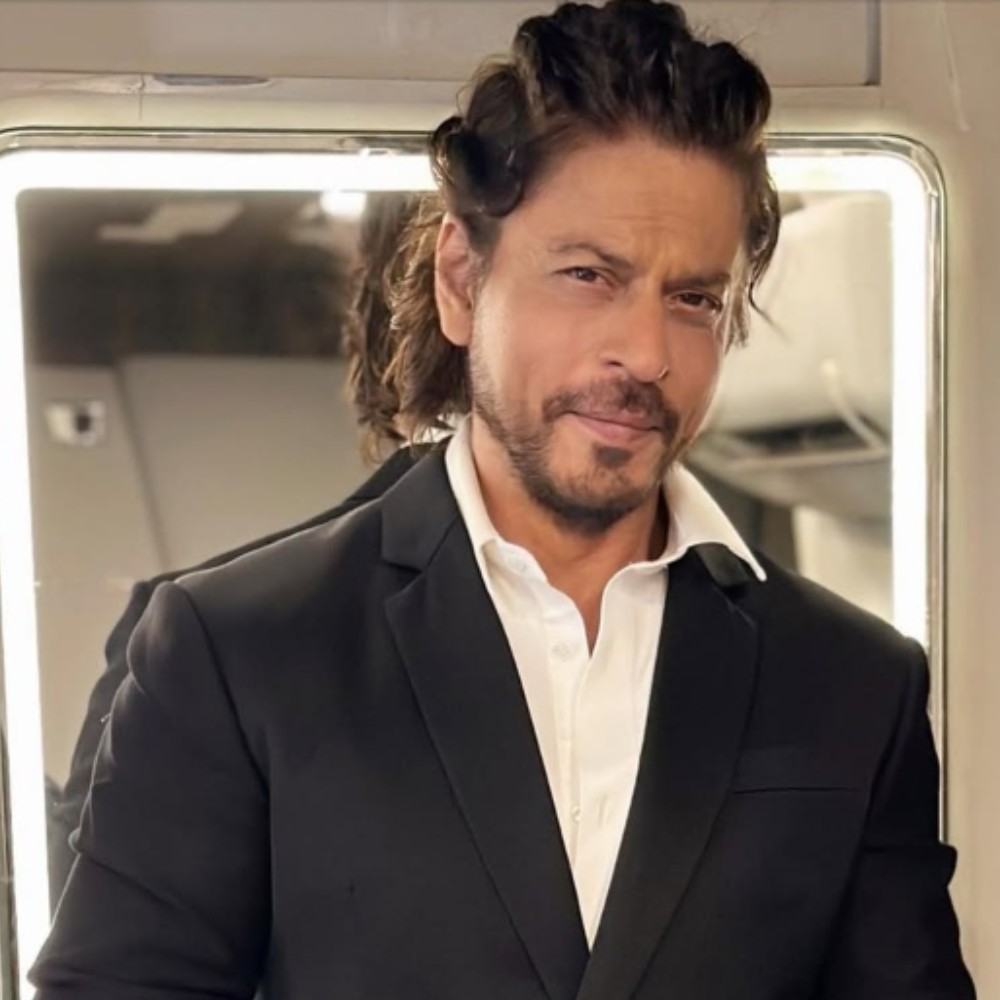 After Kiara Advani’s BTS PIC, here’s Shah Rukh Khan’s 1st video arriving for MET Gala 2025; don’t miss his cute fan interactions: WATCH