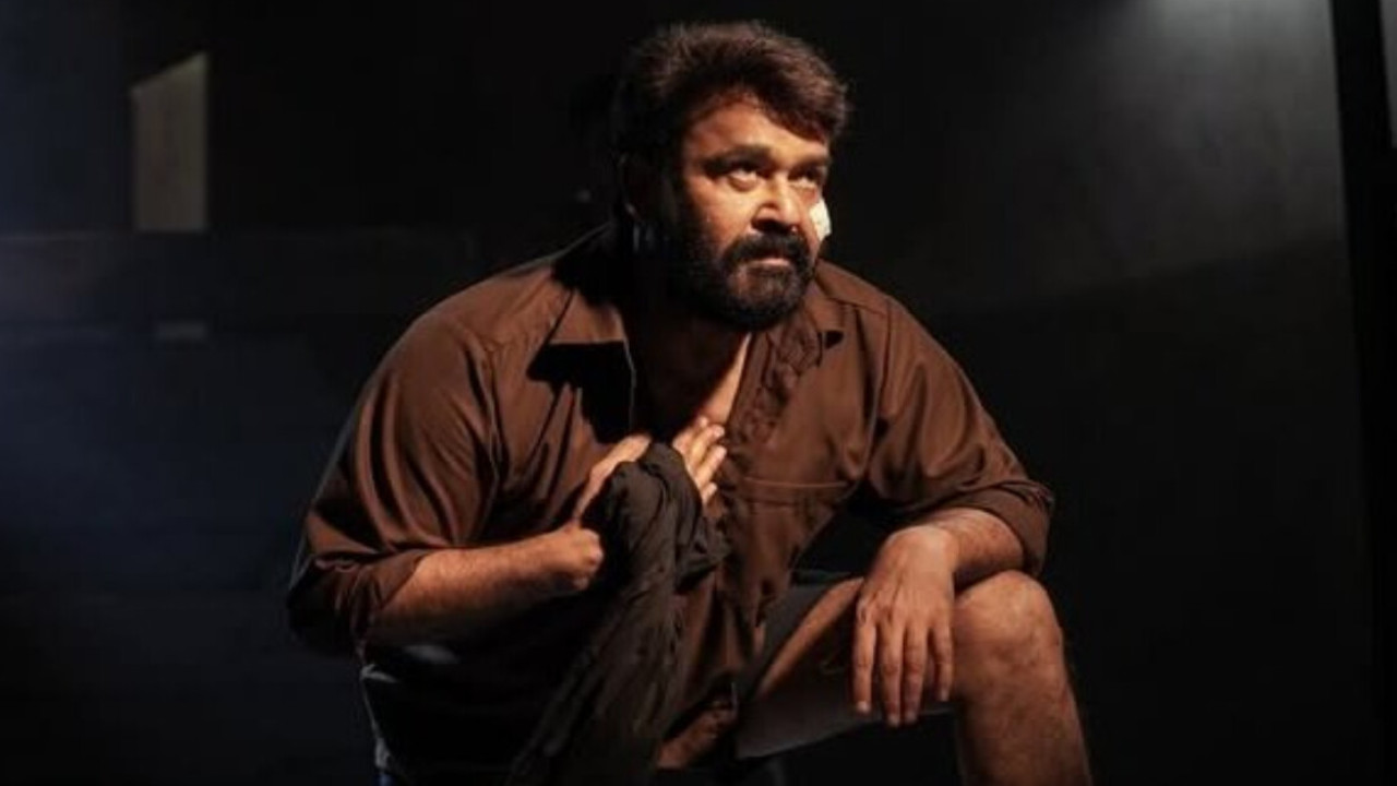 Credits: Rejaputhra Visual Media Mohanlal, Shobana